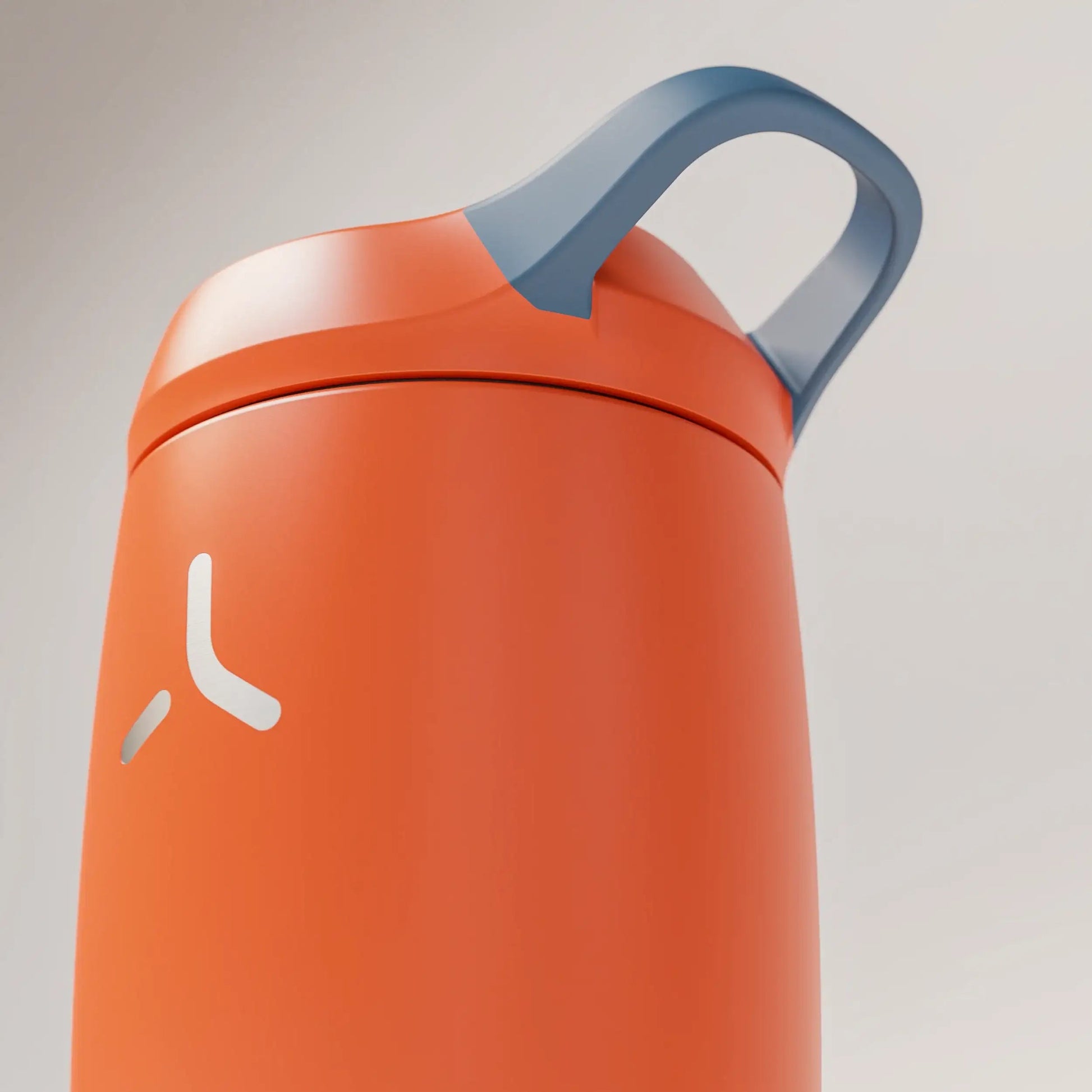insulated-performance-shaker-bottle-j6 SHKR_18550_dwSS-S1.1_burntOrange_midnightBlue_1_4_xLowLoop_edit.png