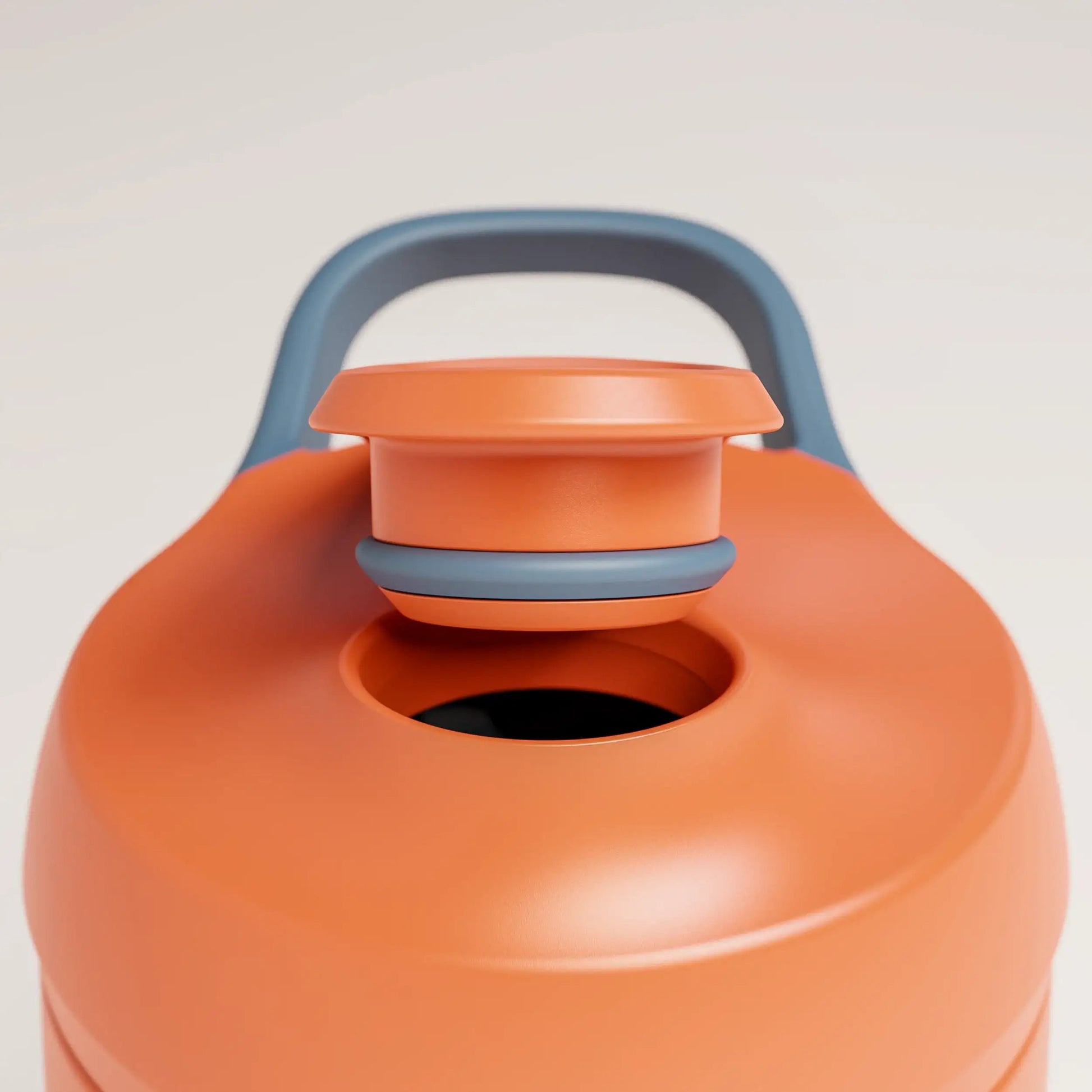 insulated-performance-shaker-bottle-j6 SHKR_18550_dwSS-S1.1_burntOrange_midnightBlue_2_2.5_MPCloop_edit.png