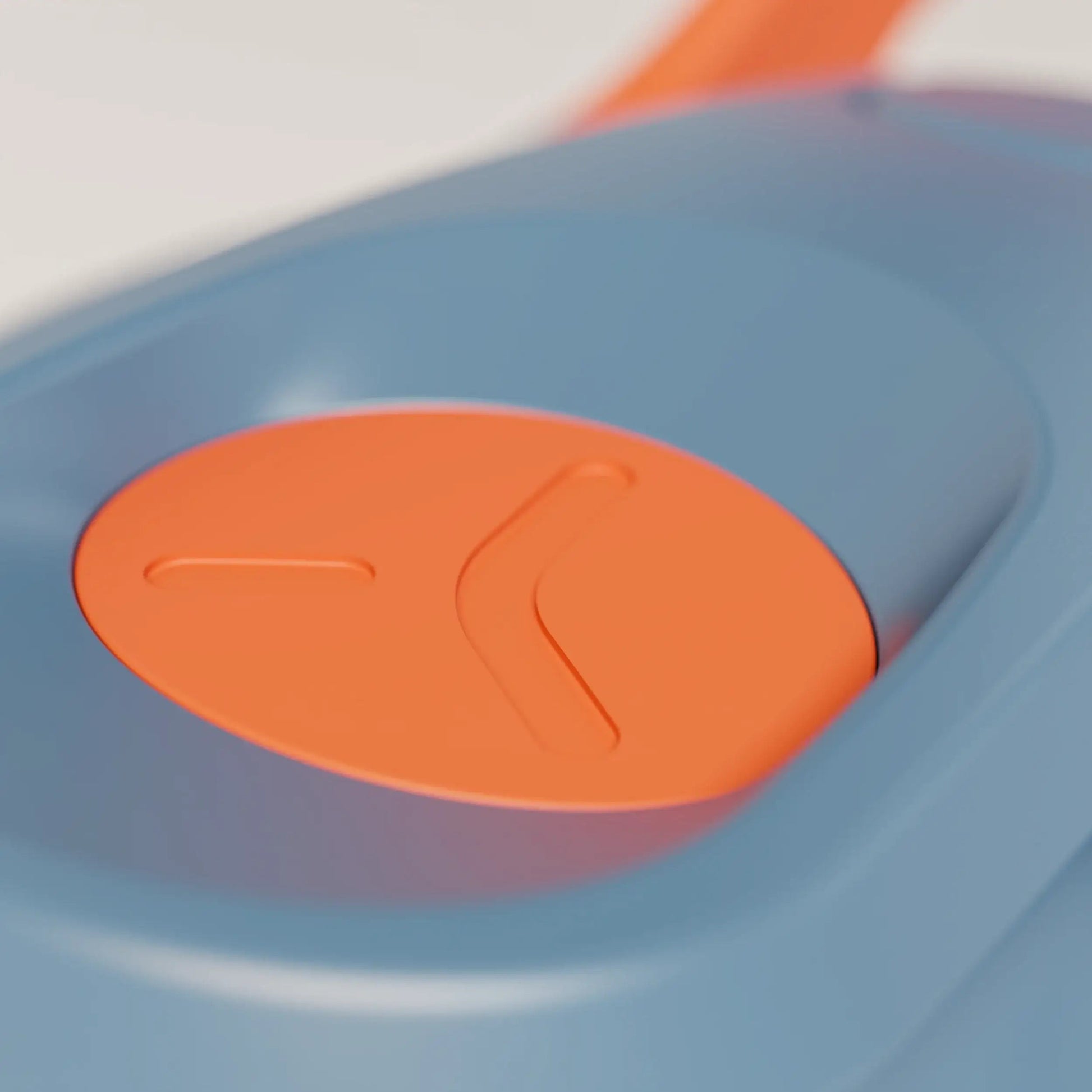 insulated-performance-shaker-bottle-j6 SHKR_18550_dwSS-S1.1_midnightBlue_burntOrange_1_11_xInsertCloseup_edit.png