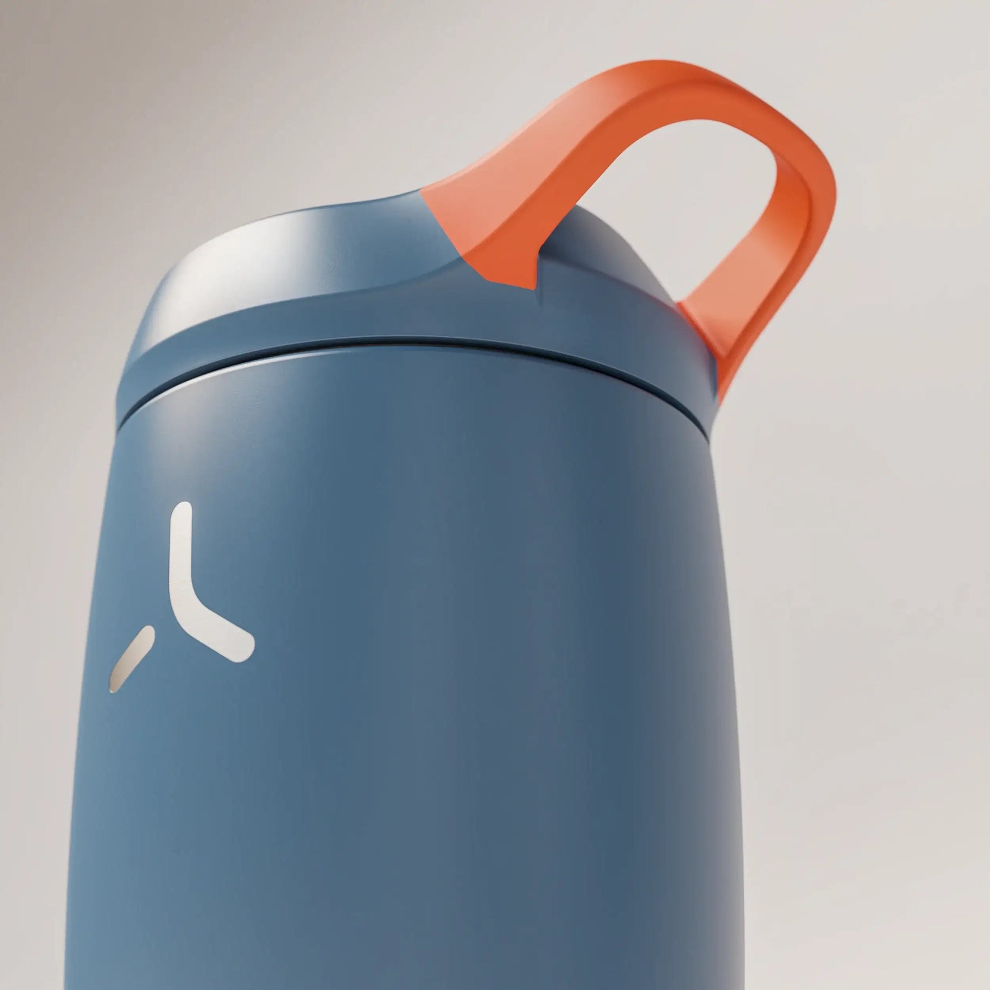 insulated-performance-shaker-bottle-j6 SHKR_18550_dwSS-S1.1_midnightBlue_burntOrange_1_4_xLowLoop_edit.png