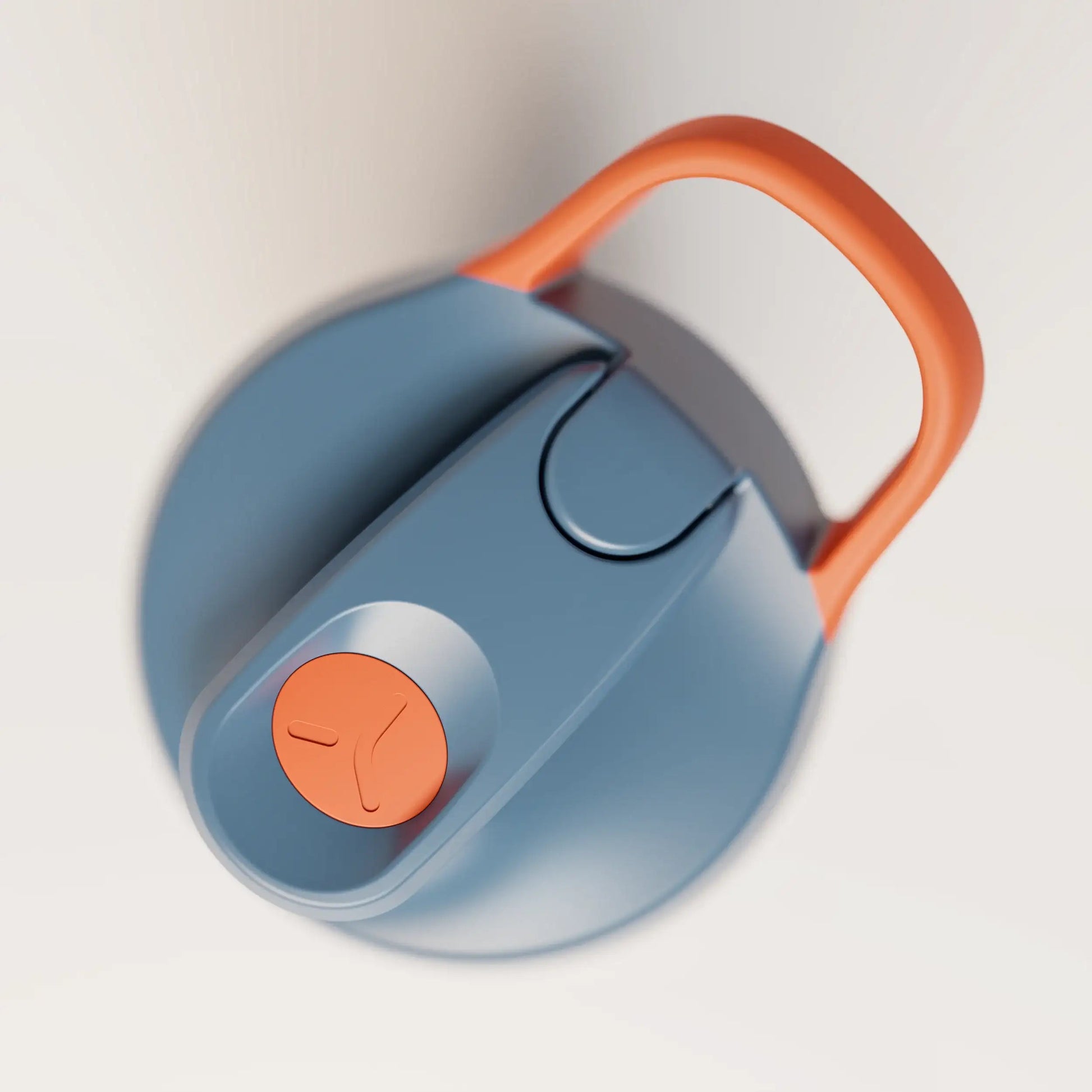 insulated-performance-shaker-bottle-j6 SHKR_18550_dwSS-S1.1_midnightBlue_burntOrange_1_6_topDown_DOF_edit.png
