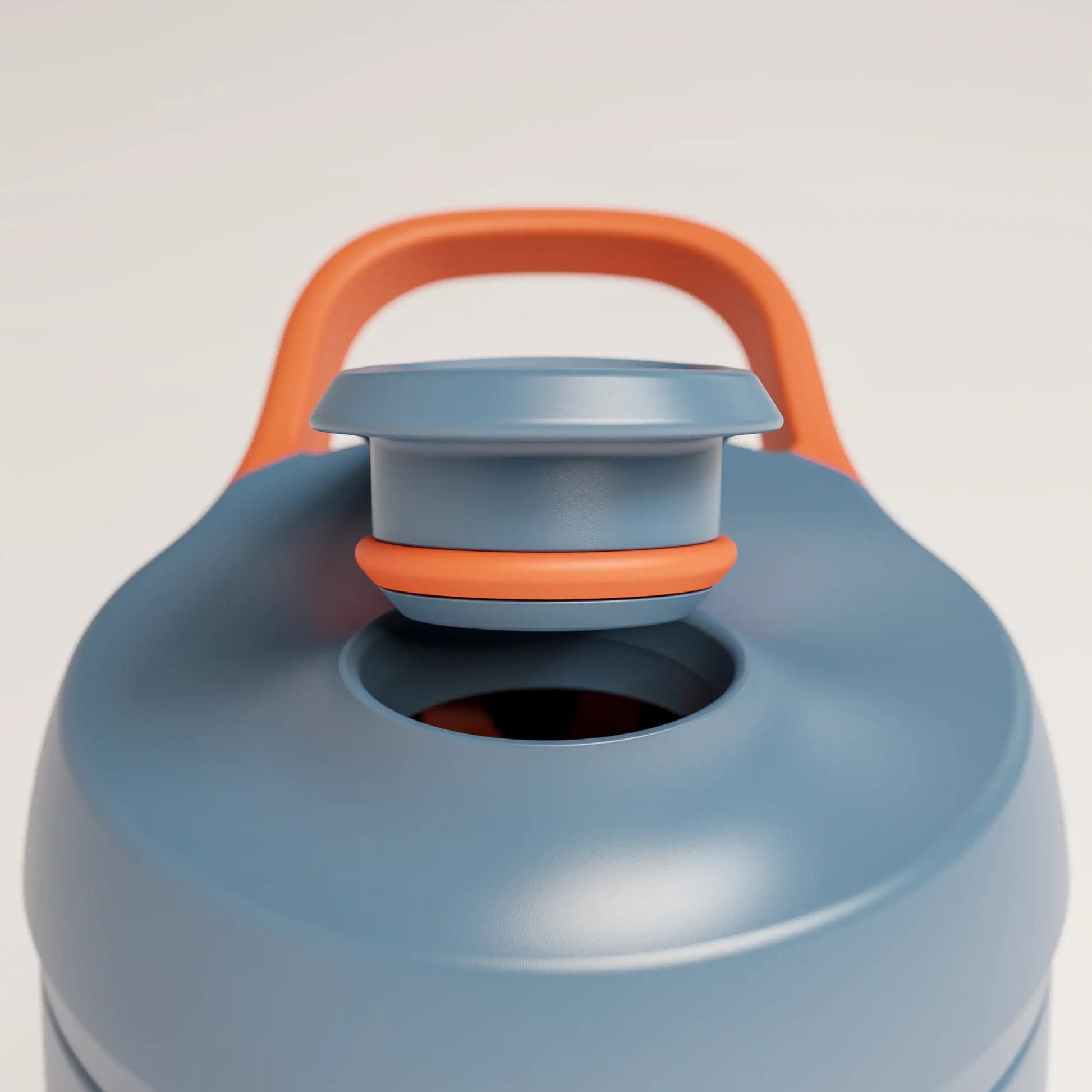 insulated-performance-shaker-bottle-j6 SHKR_18550_dwSS-S1.1_midnightBlue_burntOrange_2_2.5_MPCloop_edit.png